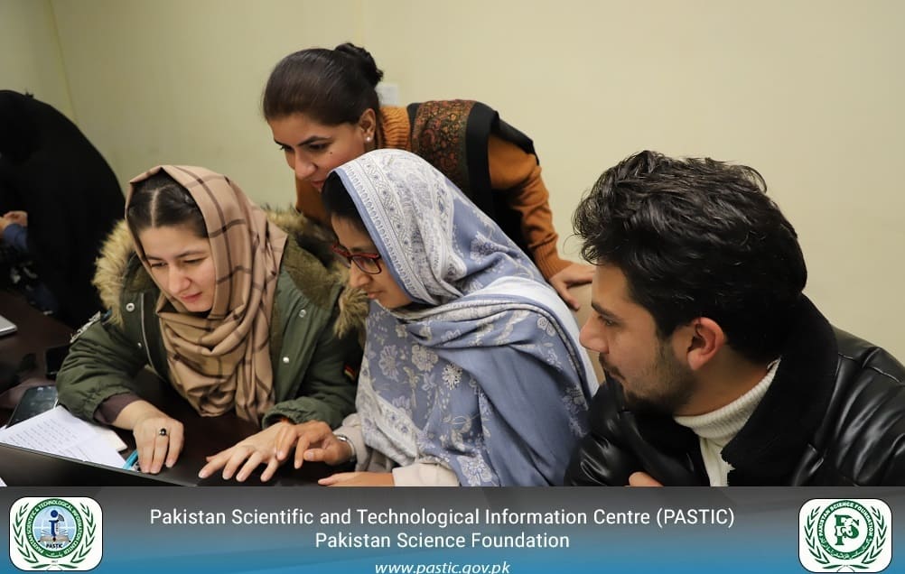 RESEARCH TOOLS & TECHNIQUES: DATA ANALYSIS USING SPSS