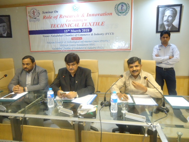 Mr_Muhammad_Hassnain_DD_PASTIC_Faisalabad_delivering_presentation_during_the_seminar.jpg