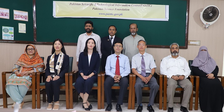 Group photo of Chinese delegation from Pakistan Study Centre, Beijing Technology & Business University (BTBU), People’s Republic of China led by Prof. Di Yuna with PASTIC officials.